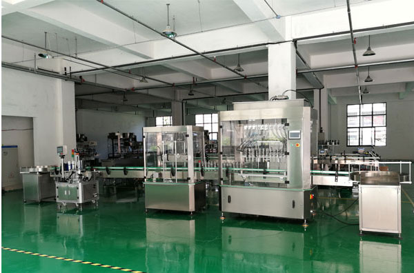 >瓶裝西瓜醬灌裝機(jī)-自動化西瓜醬灌裝機(jī)生產(chǎn)設(shè)備實拍圖